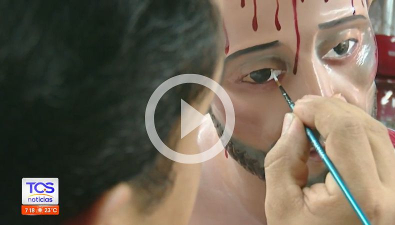 ¡Arte en madera permite la creación de increíbles piezas religiosas!