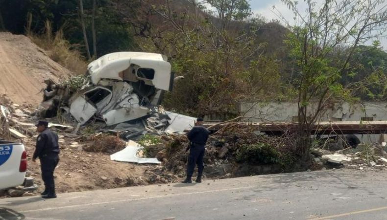 Rastra se accidenta en la Troncal del Norte