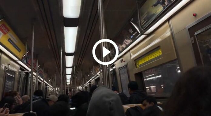 Asesinan a hombre dentro de un metro en Nueva York