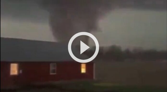 Fuertes tormentas con tornados dejan fallecidos en Ohio.