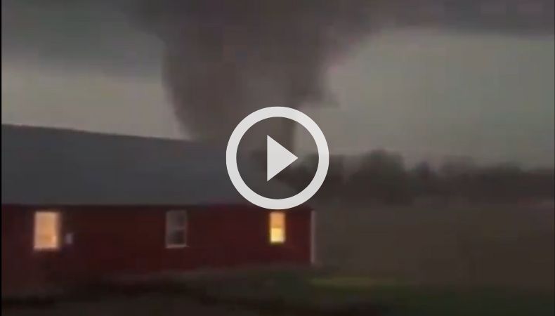 Fuertes tormentas con tornados dejan fallecidos en Ohio.