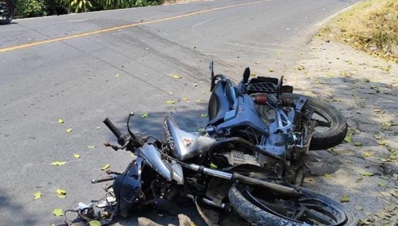 Dos lesionados tras aparatoso accidente en Ilopango.