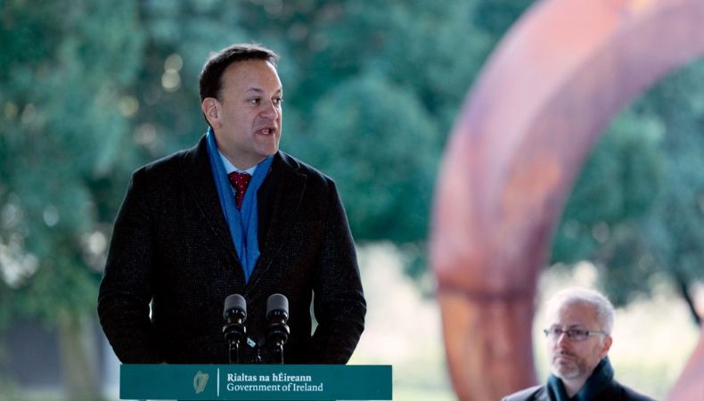 Primer ministro irlandés, Leo Varadkar dimite a su cargo