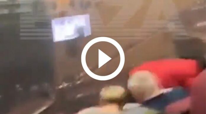 Tiroteo en el ayuntamiento de Crocus