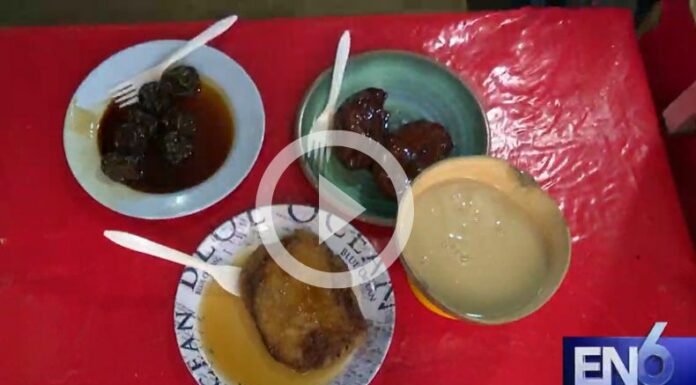 Comerciantes preparan platillos típicos