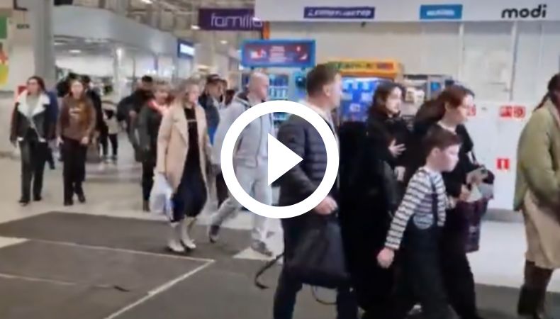 Evacúan centro comercial de Rusia por supuesta bomba