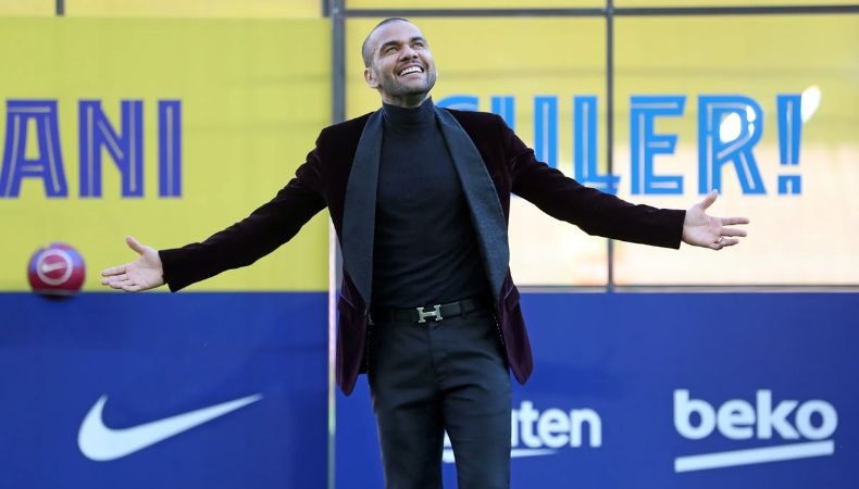 Imágenes de Dani Alves afuera de prisión tras más de un año encarcelado