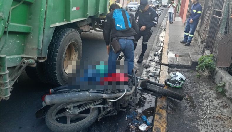 Motociclista lesionada en bulevar San Bartolo, Ilopango.
