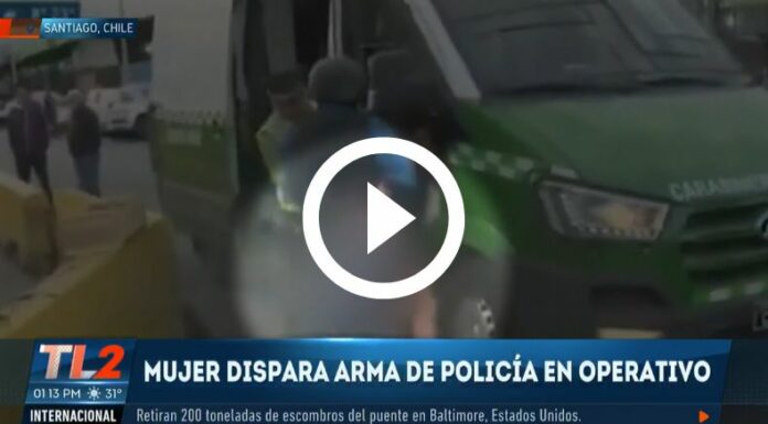 Una mujer disparó en contra de los policías
