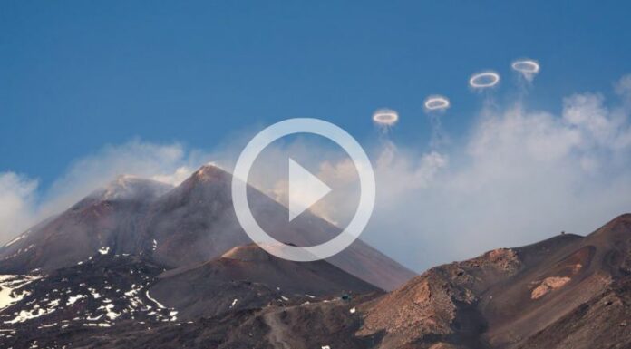 ¡Impresionante volcán Etna emite anillos de humo!