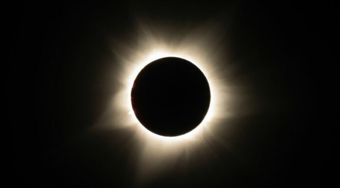 Mitos y creencias populares ante el eclipse del próximo 8 de abril