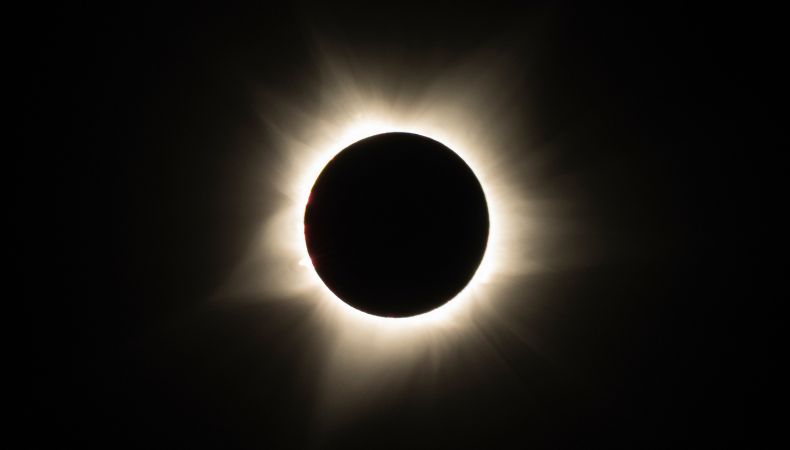 Mitos y creencias populares ante el eclipse del próximo 8 de abril