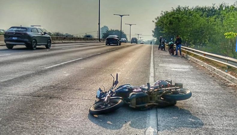 Motociclista fallecido sobre el bulevar Monseñor Romero