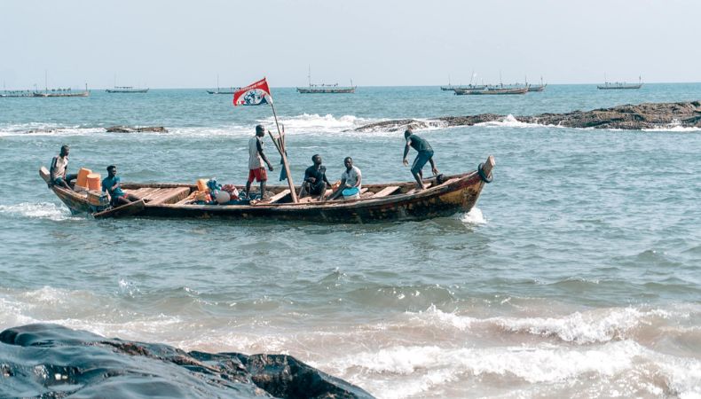 Mueren 38 migrantes en un naufragio frente a las costas Yibuti