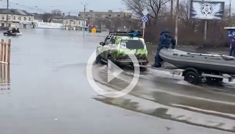 Más de 100 mil evacuados por inundaciones en Kazajistán y Rusia