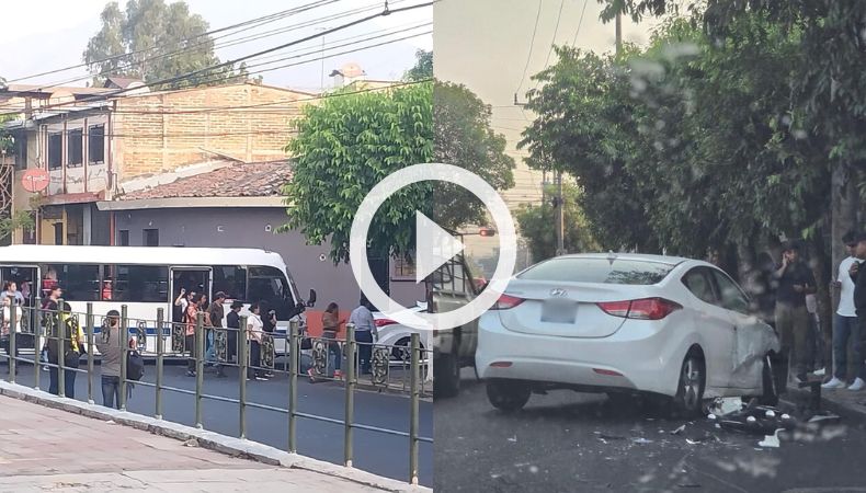 Reportan accidente de tránsito frente al parque Centenario.