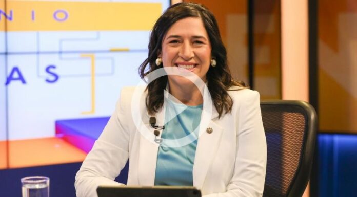 Ministra de Económica, María Luisa Hayem: 