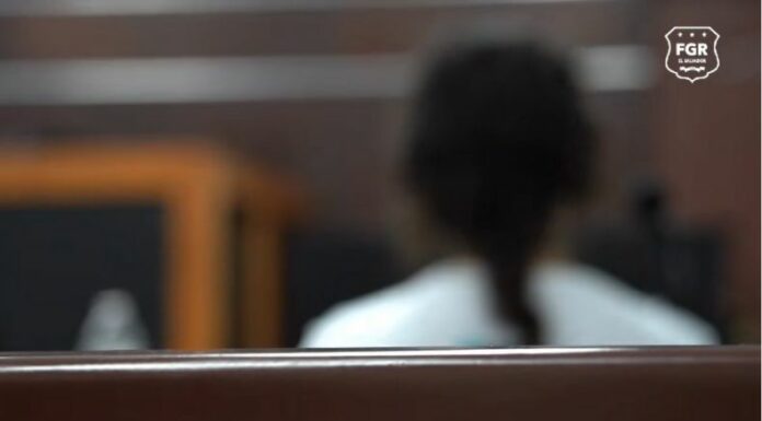 Prisión provisional para presunta asesina de bebé en Santa Tecla