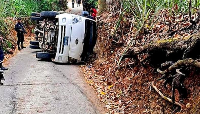 Accidente de tránsito deja varios lesionados en Ilobasco, Cabañas.
