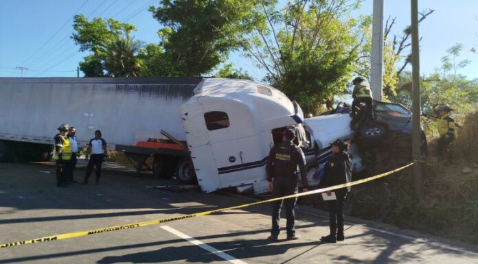 Grave accidente de tránsito deja fallecidos y heridos.