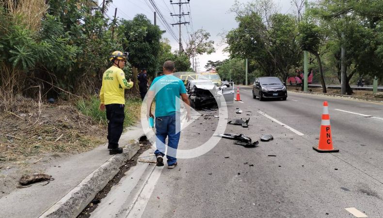 [Video] Aparatoso accidente cobra la vida de una persona