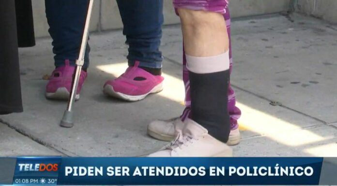 Pacientes piden ser atendidos en el Hospital Policlínico Arce