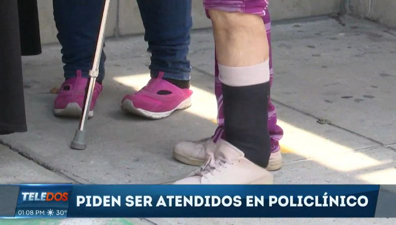 Pacientes piden ser atendidos en el Hospital Policlínico Arce