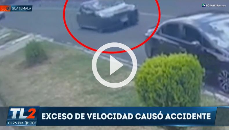 La excesiva velocidad provocó un aparatoso accidente en Guatemala.