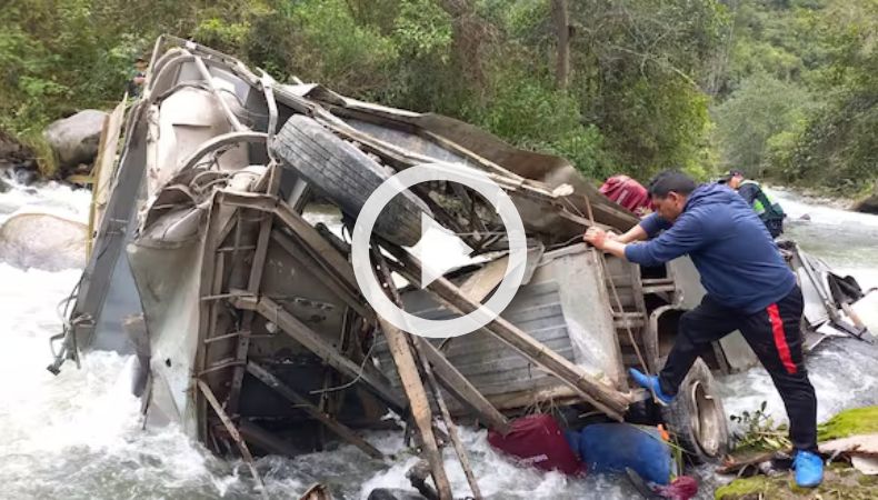 Fatal accidente de tránsito deja varias personas fallecidas.