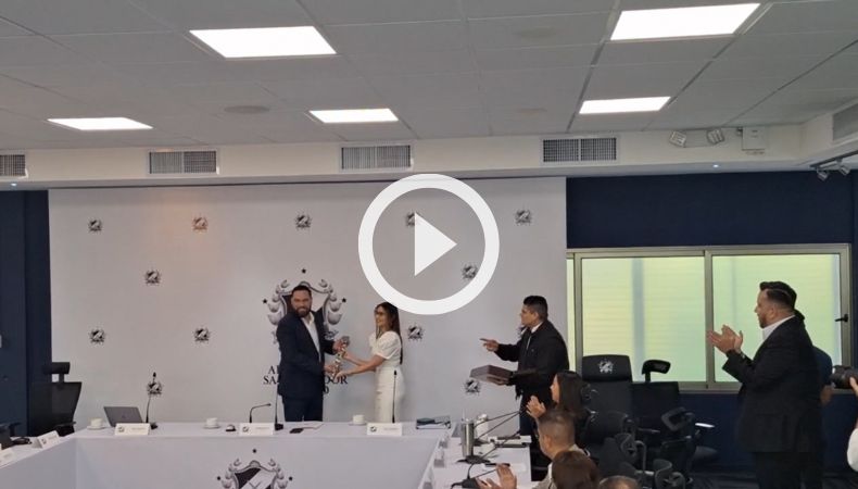 Mario Durán asume su cargo como nuevo alcalde de San Salvador Centro.