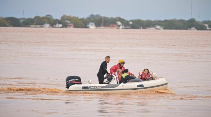 Sube a 57 los muertos por lluvias en Brasil