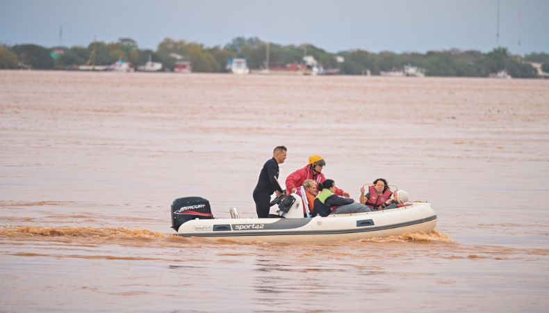 Sube a 57 los muertos por lluvias en Brasil