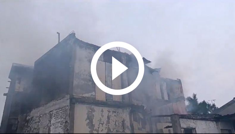 Incendio controlado en un edificio universitario de San Salvador