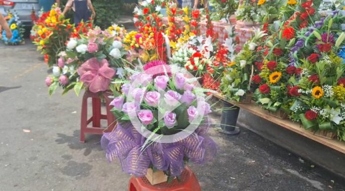[Video] ¡Así es el comercio de las flores previo al día de las madres!