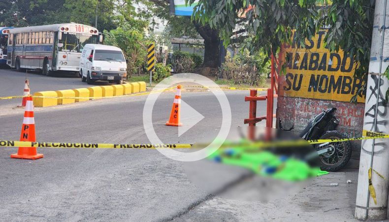 Fallece motociclista tras coalición las cercanías redondel el Trébol, Santa Tecla