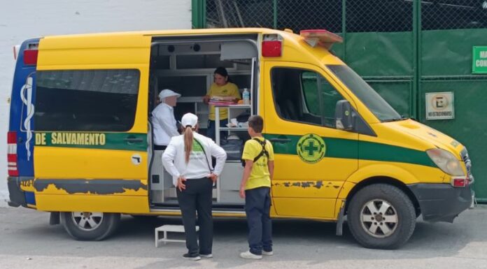 Varias personas afectadas por golpe de calor en un campo santo