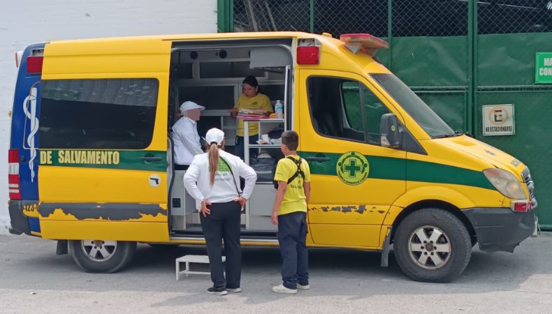 Varias personas afectadas por golpe de calor en un campo santo