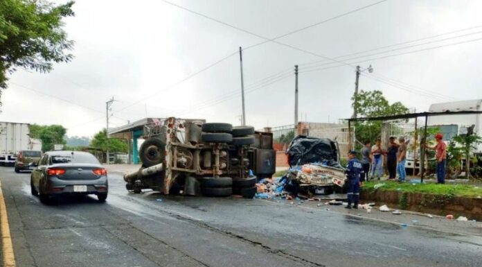 Reportan una persona fallecida tras accidente en El Carmen.