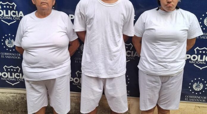 Prisión provisional para sospechosos de abandonar bebé en fosa séptica de Izalco