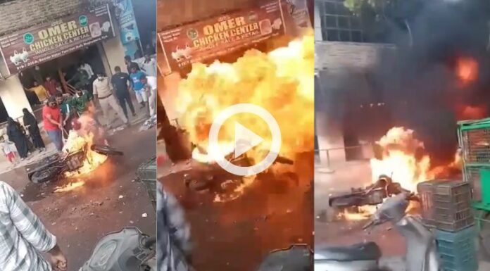 Motocicleta en llamas