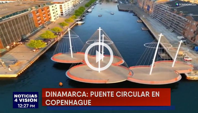 El espectacular puente circular de Copenhague, Dinamarca.