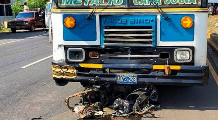 Motociclista fallecido en la carretera hacia Acajutla