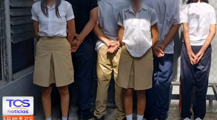 Pelea de estudiantes