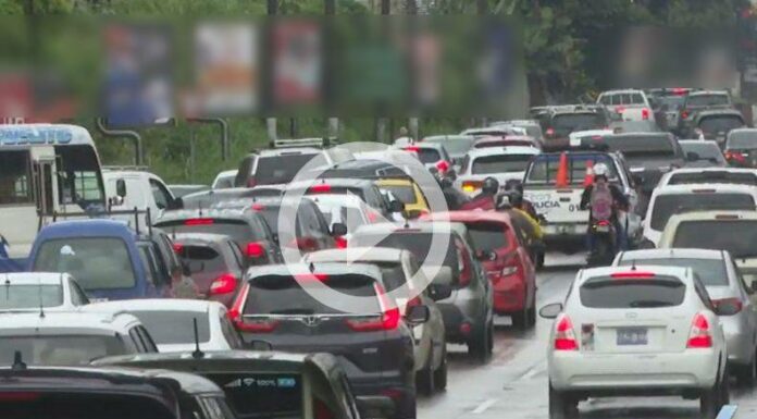 Ahora | Lluvias generan bastante tráfico en la zona metropolitana