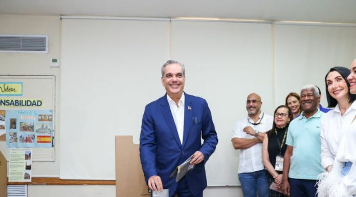 Reeligen a presidente de República Dominicana en primera vuelta