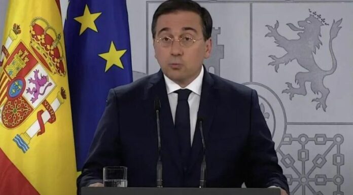 España anuncia el retiro de su embajadora en Argentina.