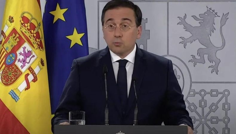 España anuncia el retiro de su embajadora en Argentina.