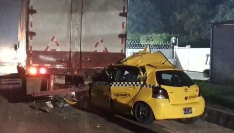 Conductor de taxi fallece tras accidente en San Juan Opico Conductor de taxi fallece tras accidente en San Juan Opico.
