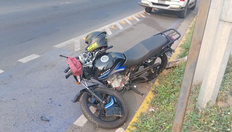 Ahora | Motociclista gravemente lesionado en Bypass Santa Ana