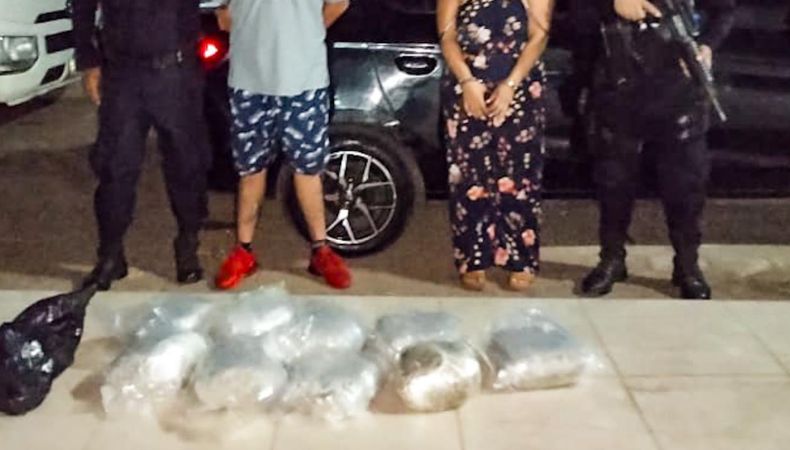Capturan a sujetos que intentaban escapar con droga